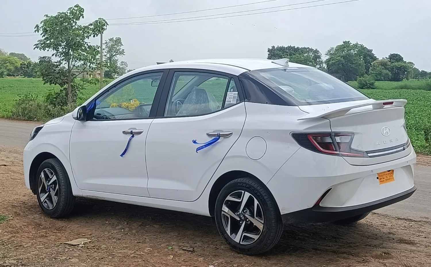 Hyundai ने लॉन्च की अपनी सबसे सस्ती और ब्रांडेड फीचर्स वाली न्यू कार जाने कीमत और आधुनिक लुक