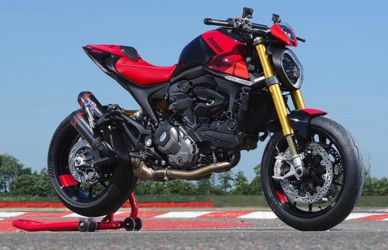 937 सीसी के पावरफुल इंजीनियर ब्रांडेड फीचर्स के साथ लॉन्च हो रही है Ducati Monster bike जाने कीमत
