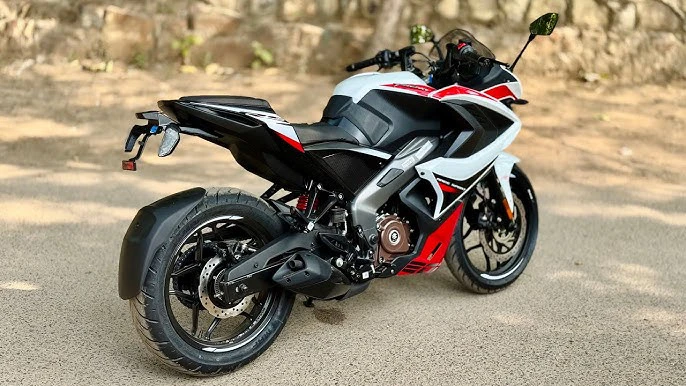 Bajaj Pulsar RS200 बाइक में मिलेगा 50 kmpl का माइलेज और प्रीमियम लुक कम कीमत में बेहतरीन फीचर्स
